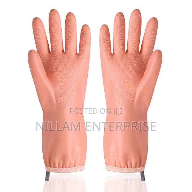 A Pair of Thickened Latex Gloves* - thumbnail 3