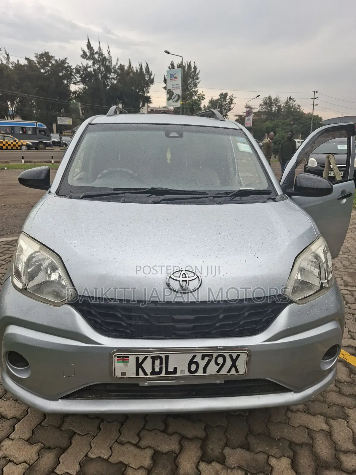 Toyota Passo 2016 Silver
