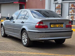 BMW 320i 2004 Gray