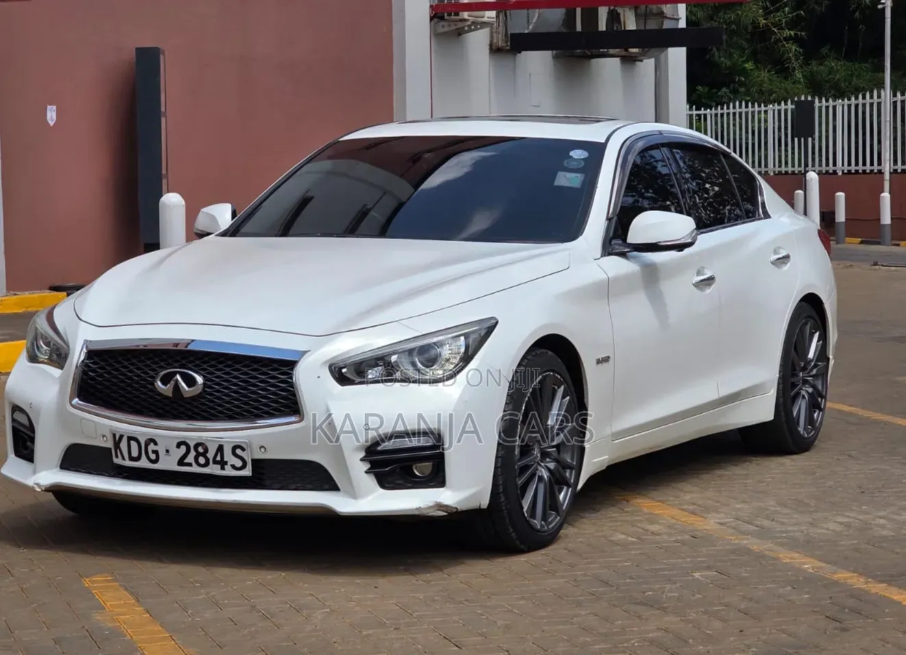 Nissan Skyline 2015 White