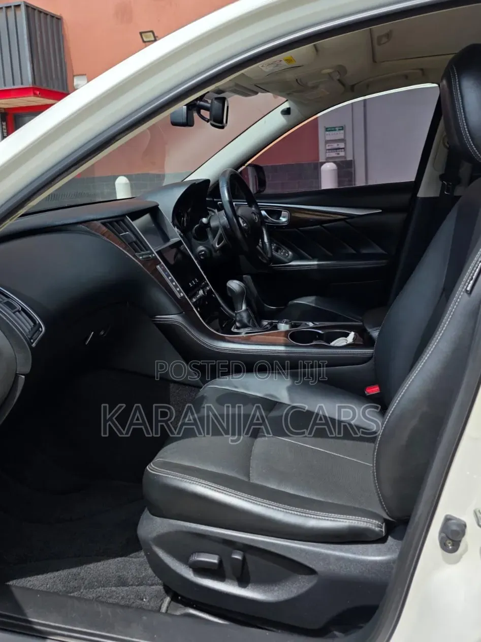 Nissan Skyline 2015 White