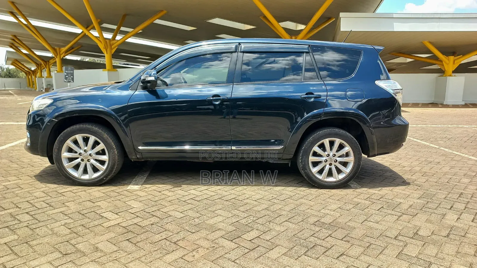 Toyota Vanguard 2010 Black