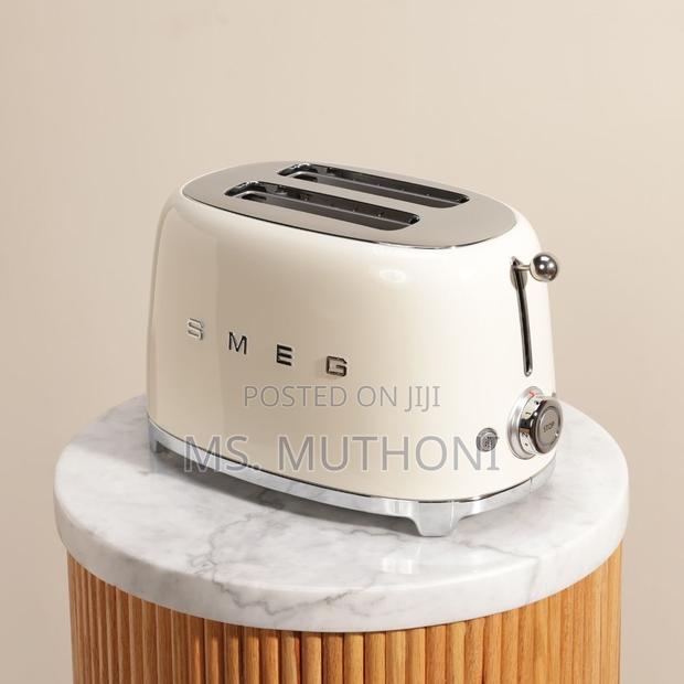 950w Smeg 2 Slice Toaster