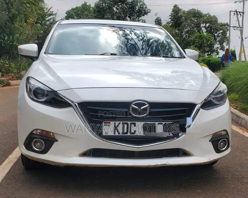 Mazda Axela SV Premium 2014 White