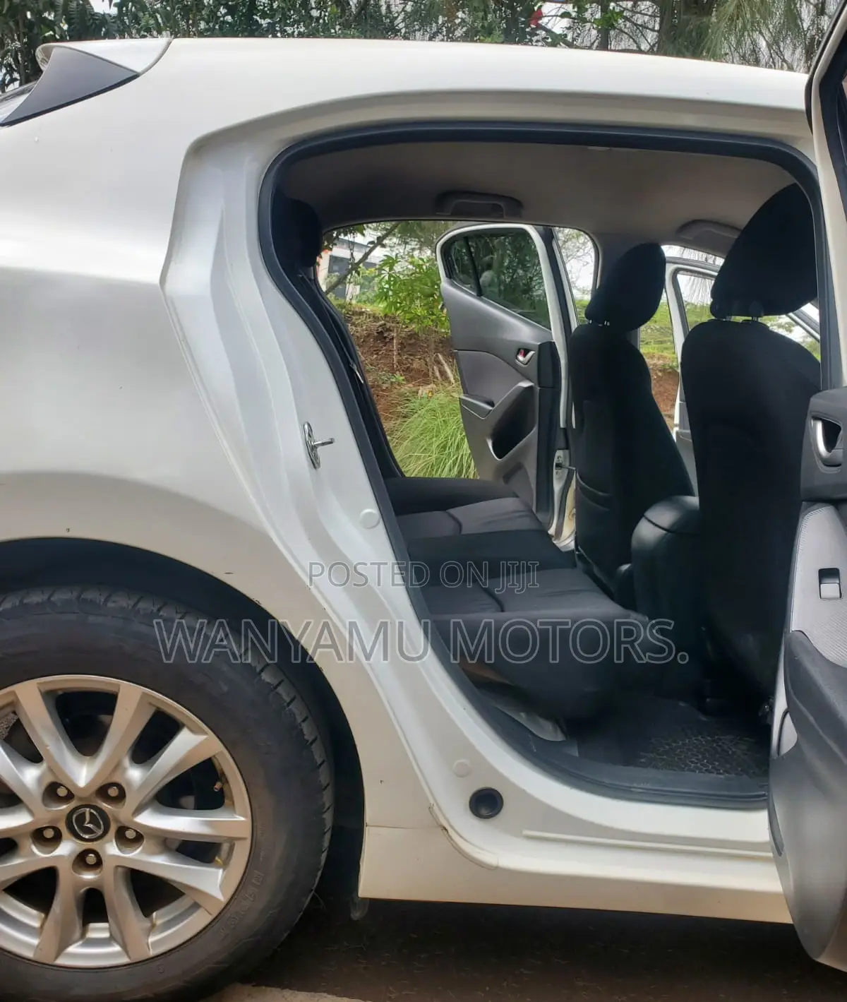 Mazda Axela SV Premium 2014 White