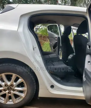 Mazda Axela SV Premium 2014 White