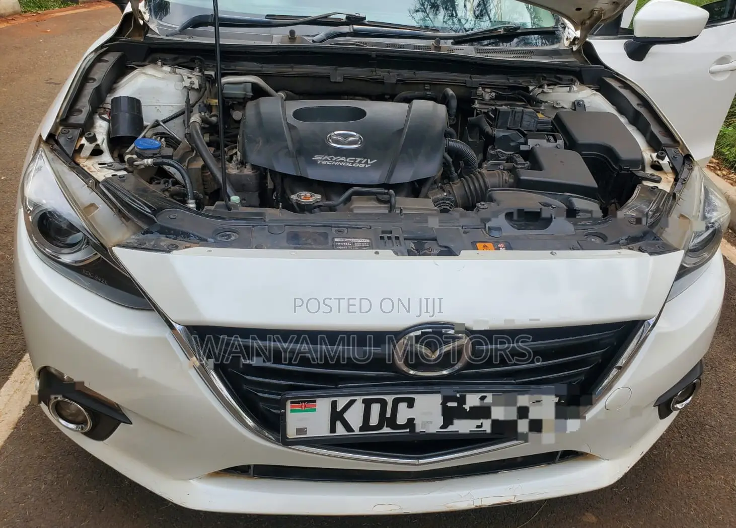 Mazda Axela SV Premium 2014 White