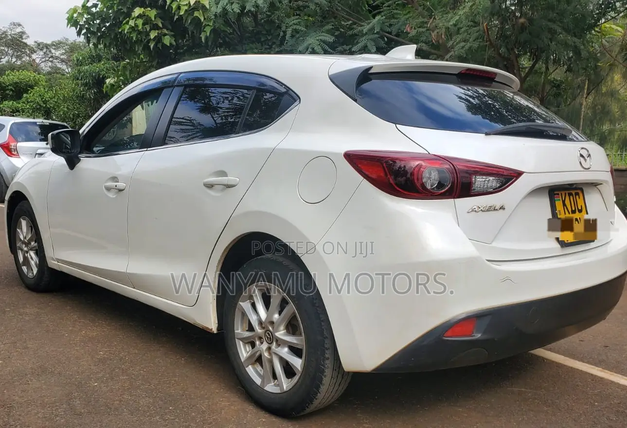Mazda Axela SV Premium 2014 White