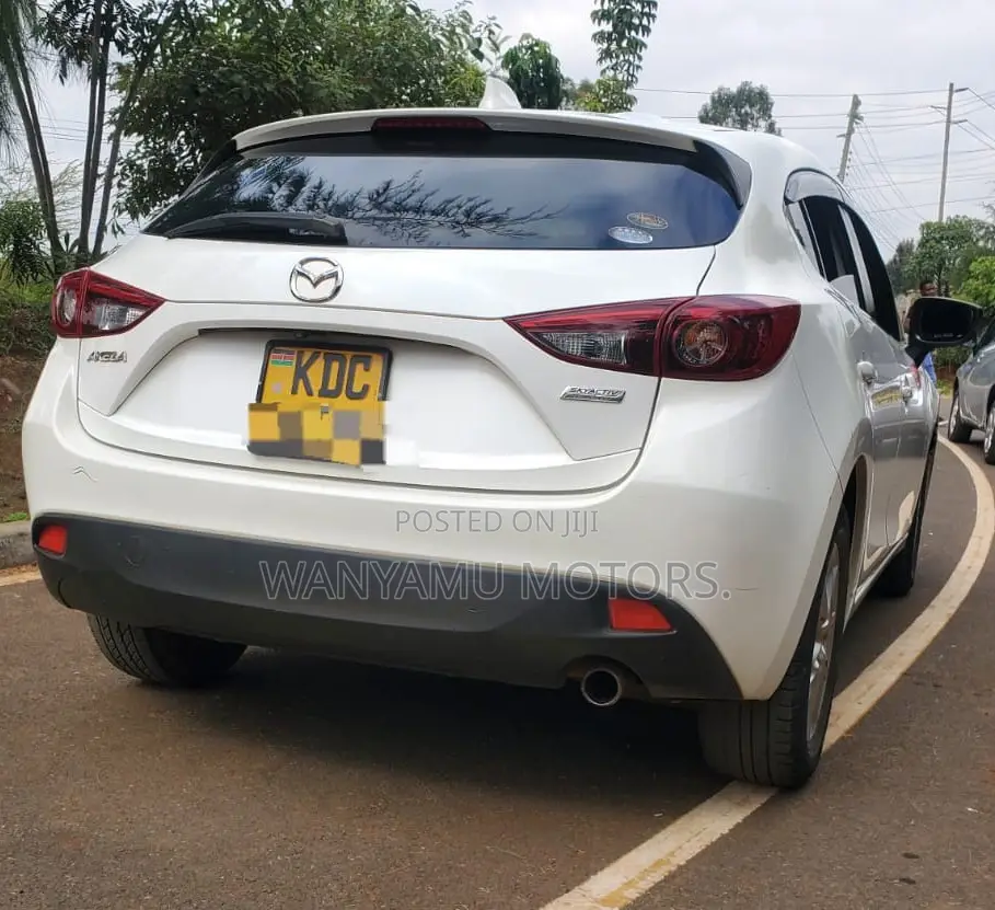 Mazda Axela SV Premium 2014 White
