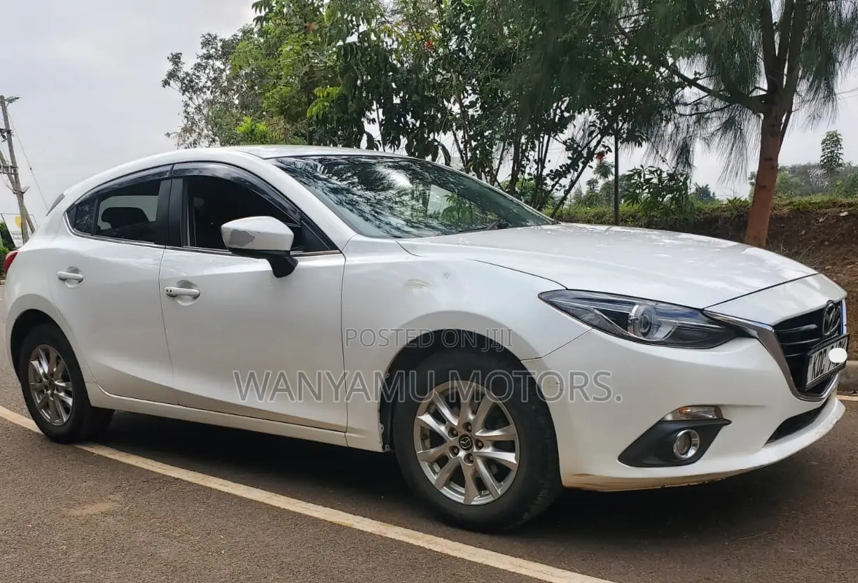 Mazda Axela SV Premium 2014 White