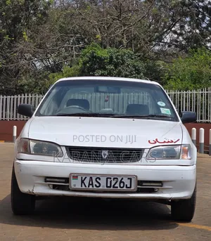 Toyota Corolla 2000 White