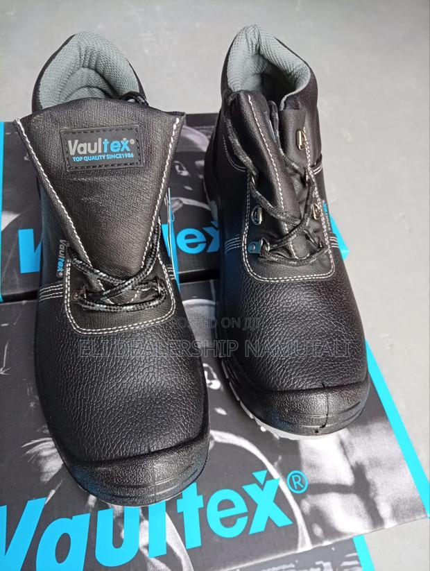 Vaultex Steel Toe Safety Shoes Built For Maximum Protection