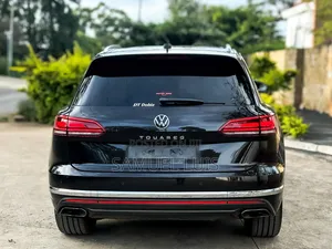 Volkswagen Touareg 2022 Black