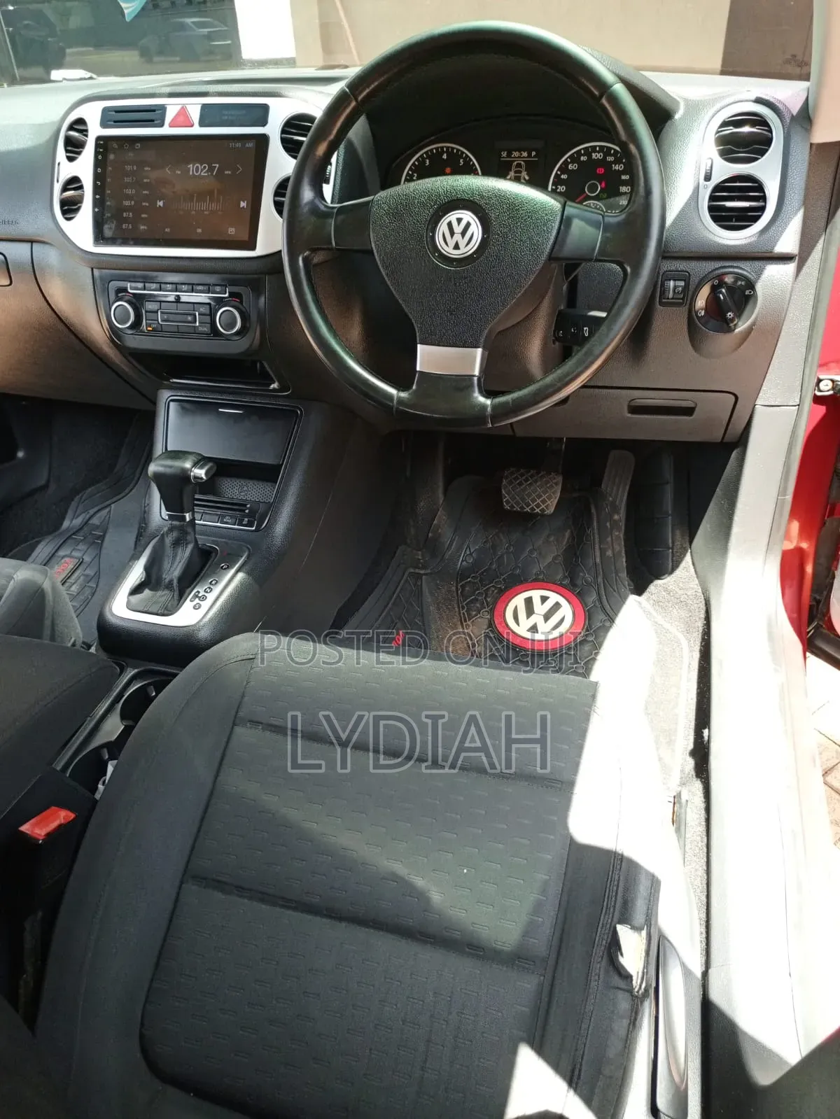 Volkswagen Tiguan 2010 Red