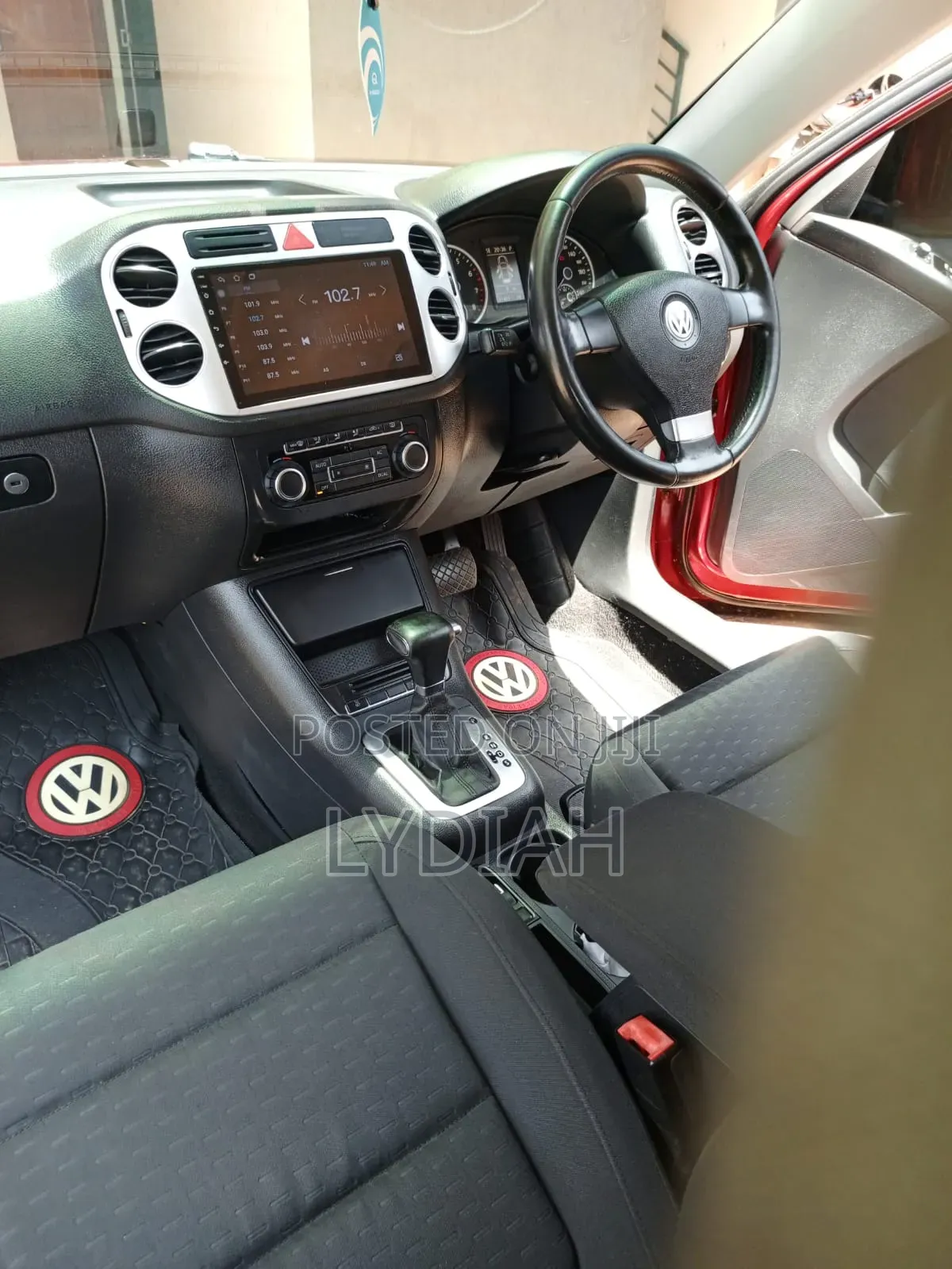 Volkswagen Tiguan 2010 Red