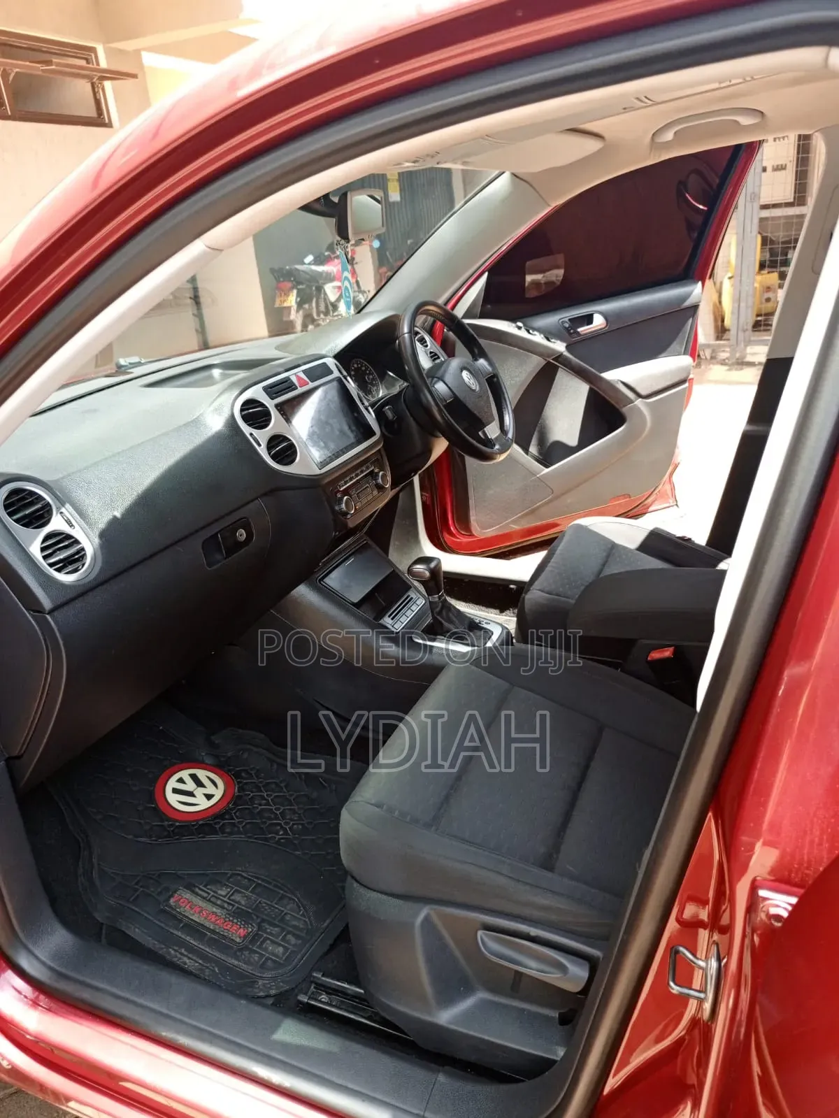 Volkswagen Tiguan 2010 Red