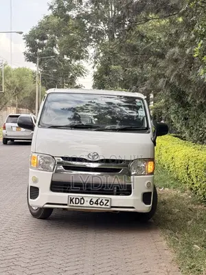 Toyota HiAce 2014 White