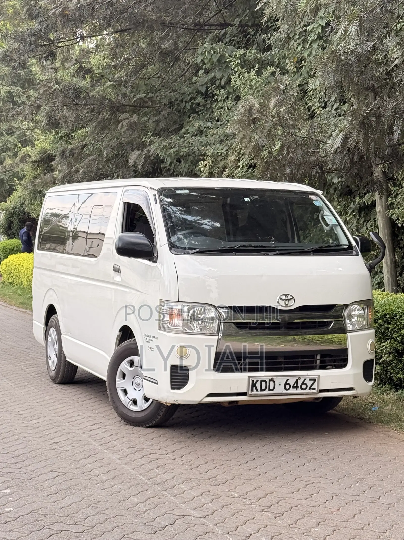 Toyota HiAce 2014 White