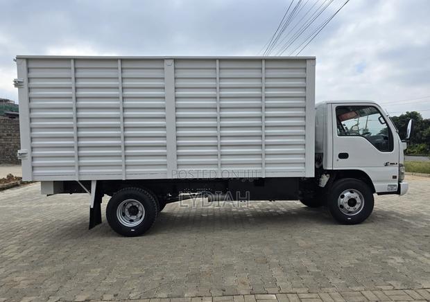 Isuzu NPR 2018 Model Locally Assembled - thumbnail 3