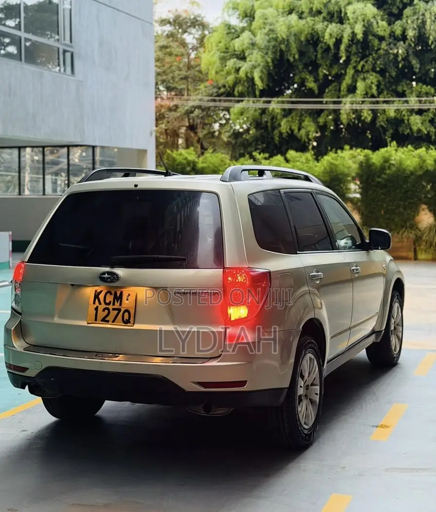 Subaru Forester 2010 Silver