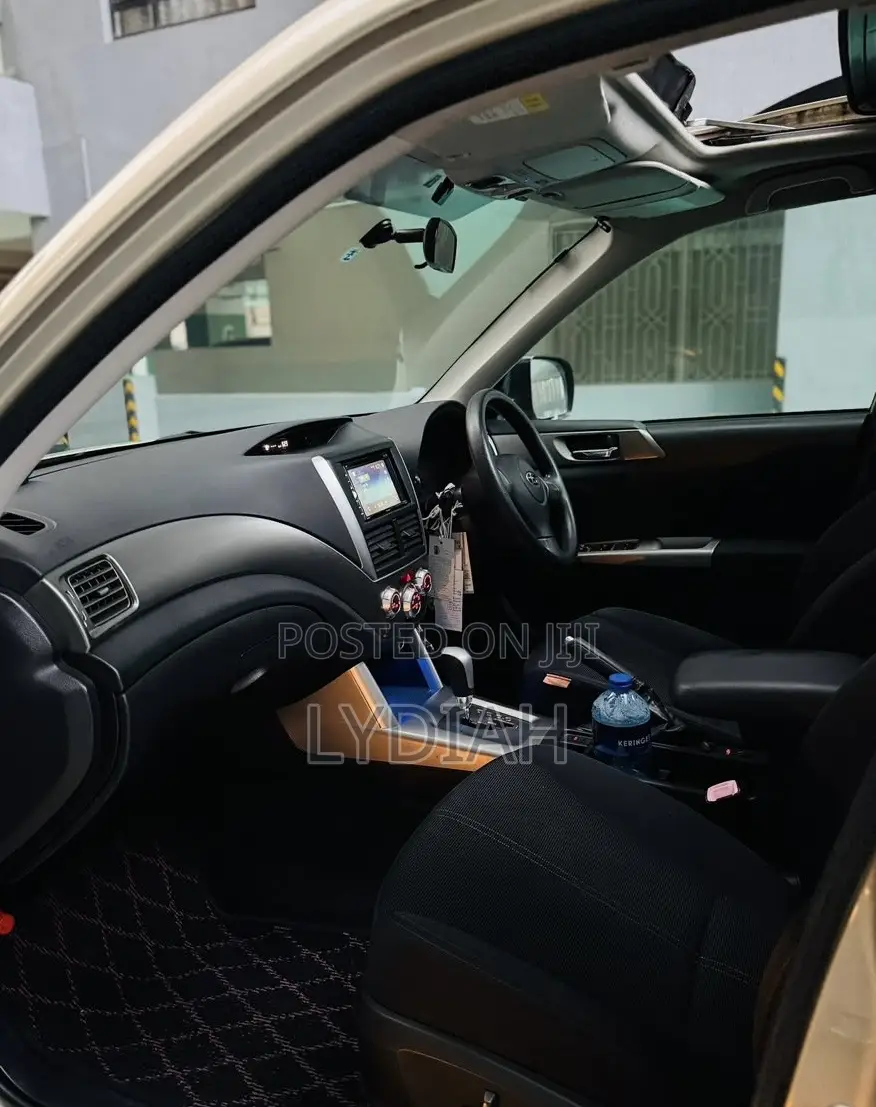 Subaru Forester 2010 Silver