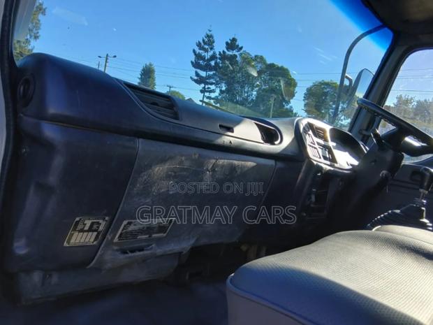 2014 Isuzu FVZ - thumbnail 3
