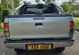Toyota Hilux 2012 Silver