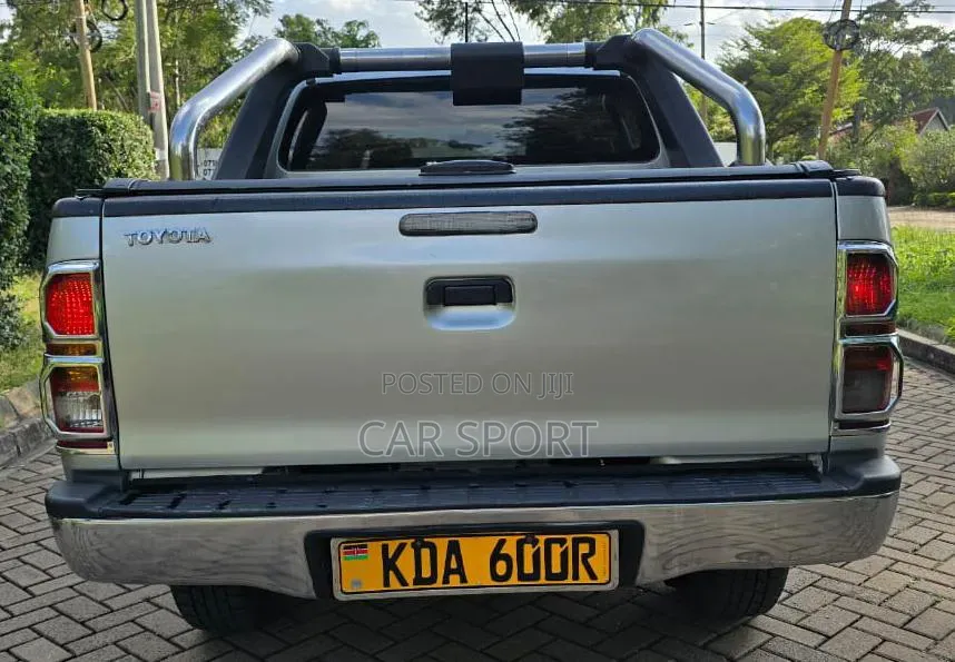 Toyota Hilux 2012 Silver