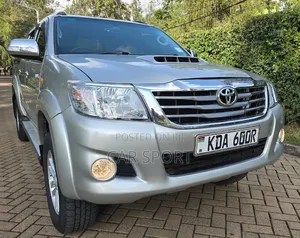 Toyota Hilux 2012 Silver