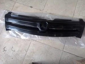 Ist Toyota Front Grill/Grille 2001,2002,2003,2004,2005/Old Model