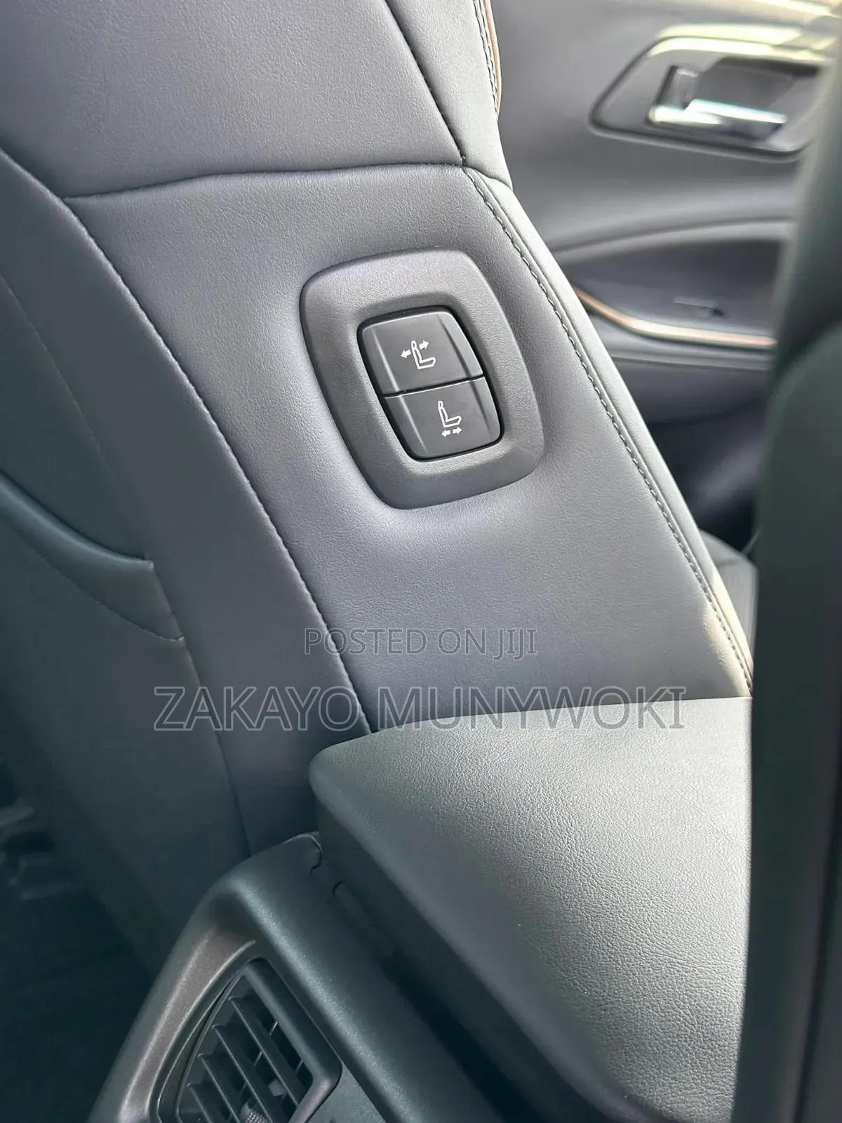 Toyota Crown 2022 Red
