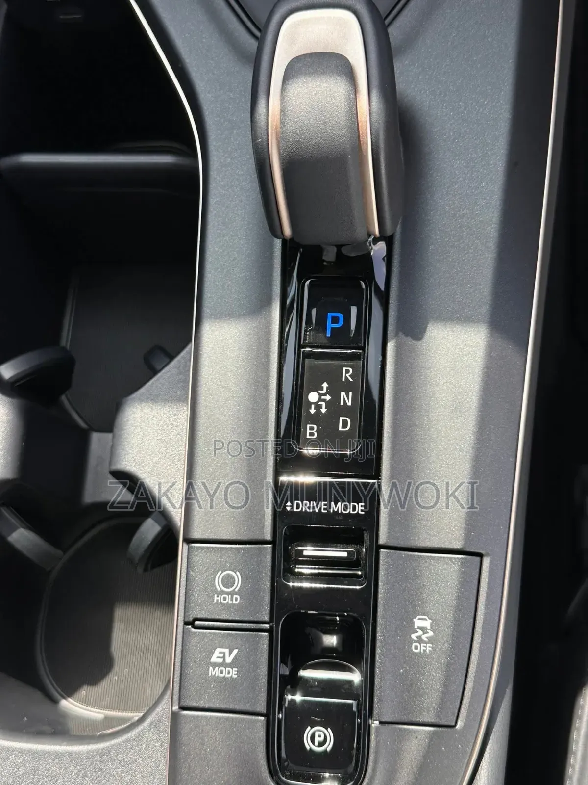 Toyota Crown 2022 Red