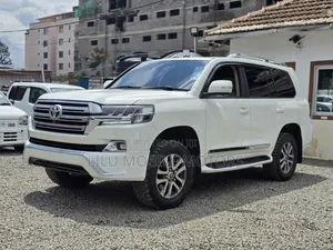 Toyota Land Cruiser 2010 White