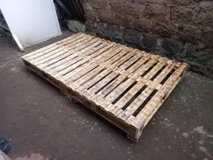 Simple Rustic Pallet Bed - Size 4*6