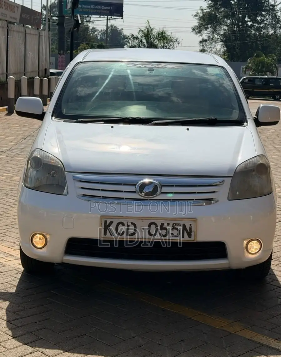 Toyota Raum 2008 White