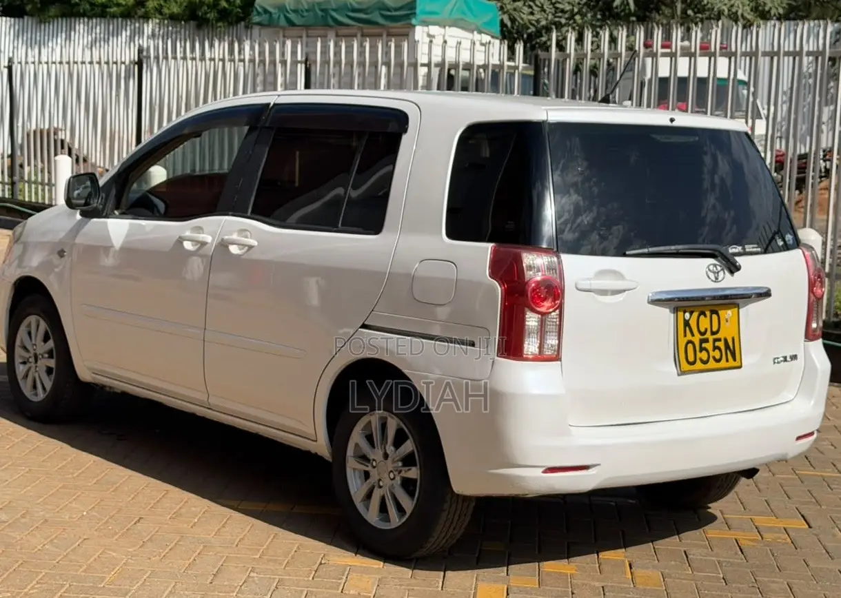 Toyota Raum 2008 White