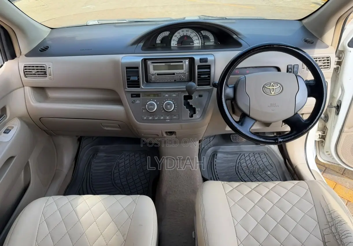 Toyota Raum 2008 White