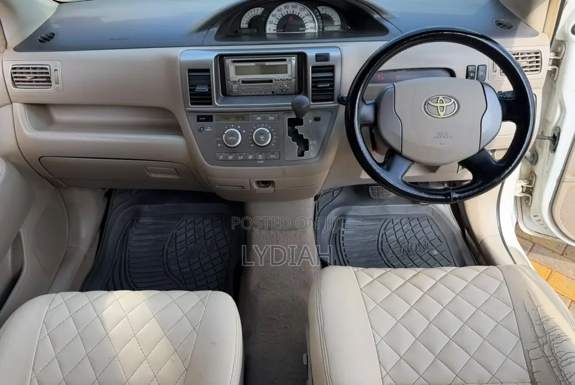Toyota Raum 2008 White