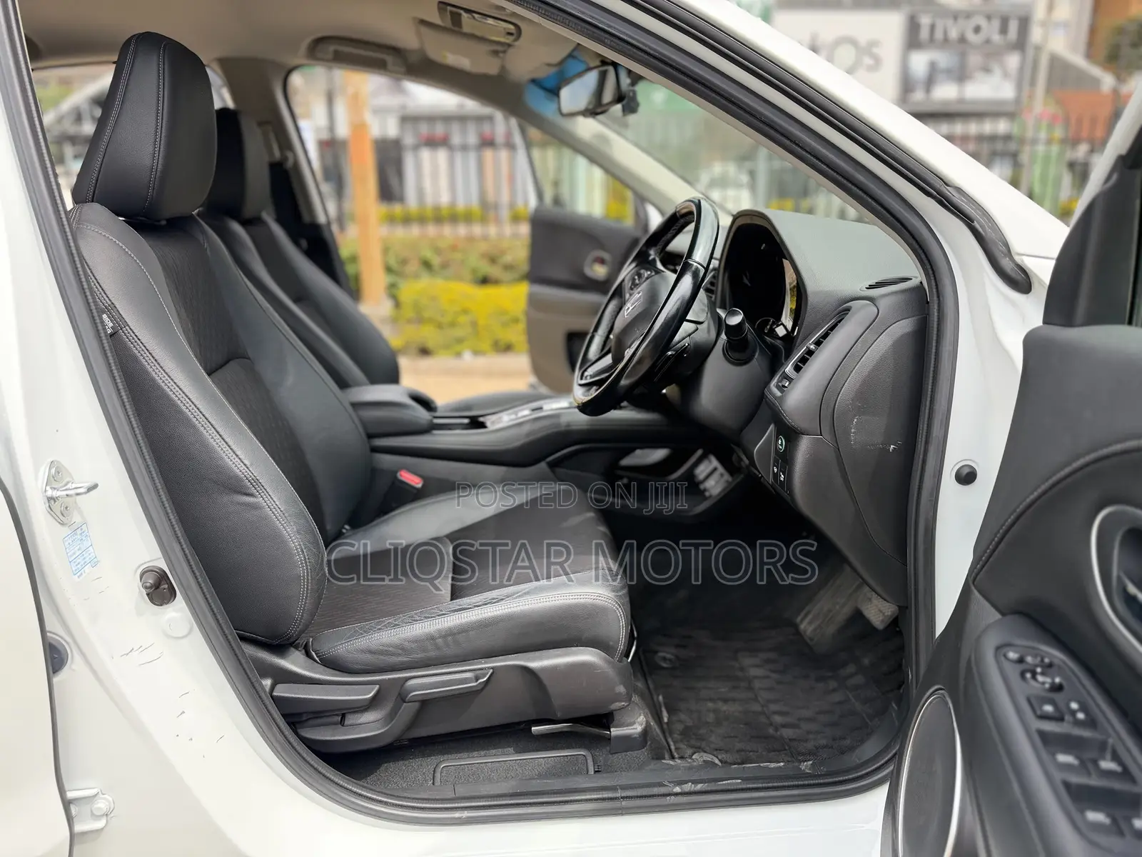 Honda Vezel 1.5 Hybrid 2WD 2019 White