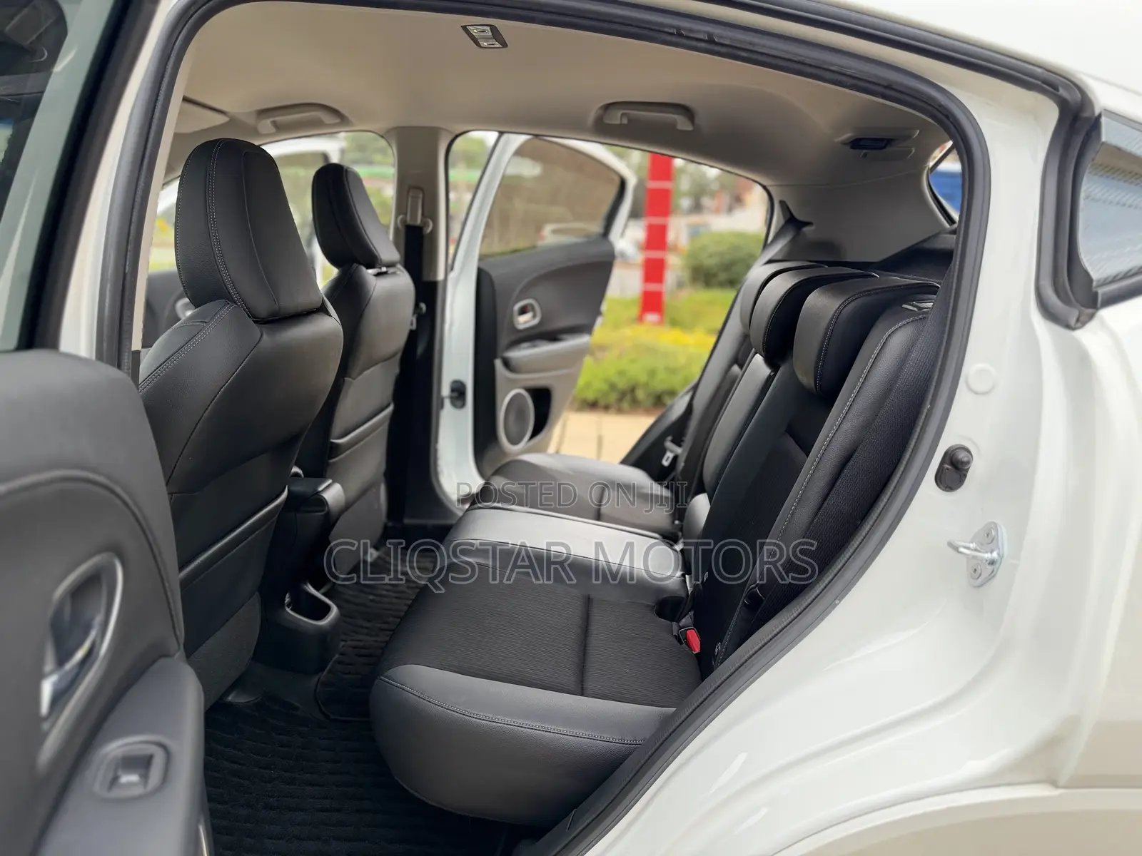 Honda Vezel 1.5 Hybrid 2WD 2019 White