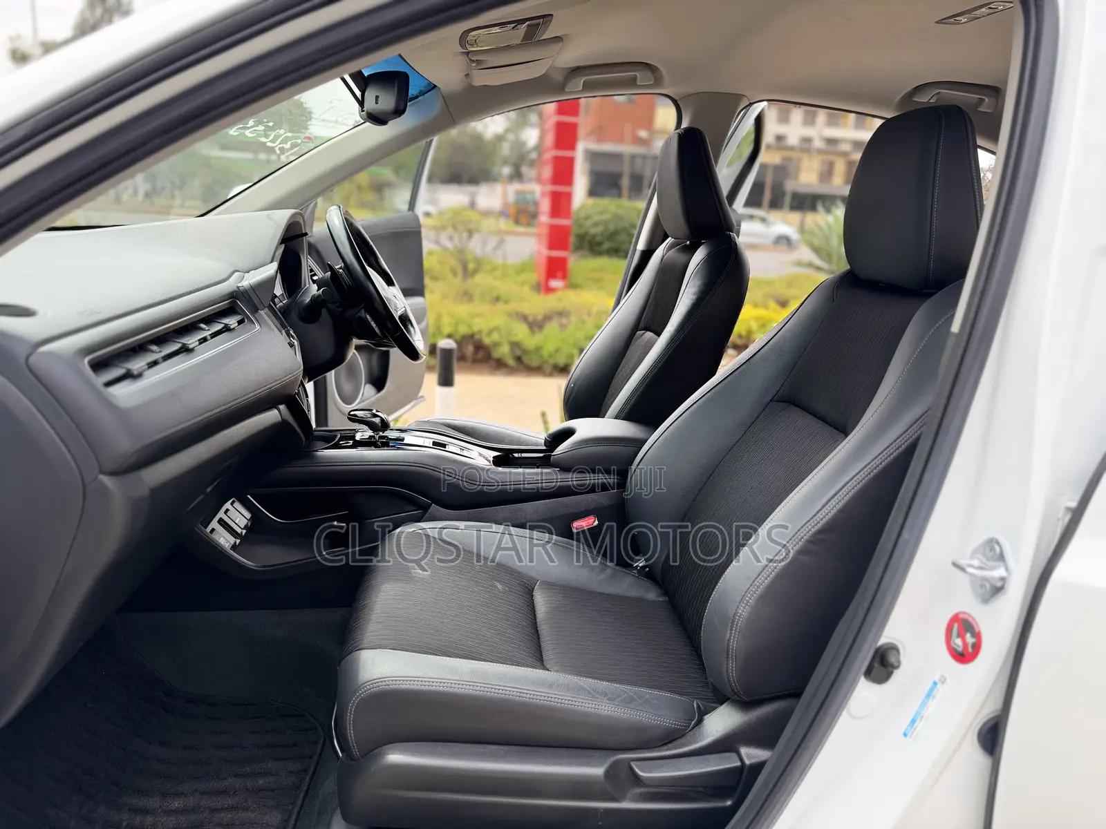Honda Vezel 1.5 Hybrid 2WD 2019 White