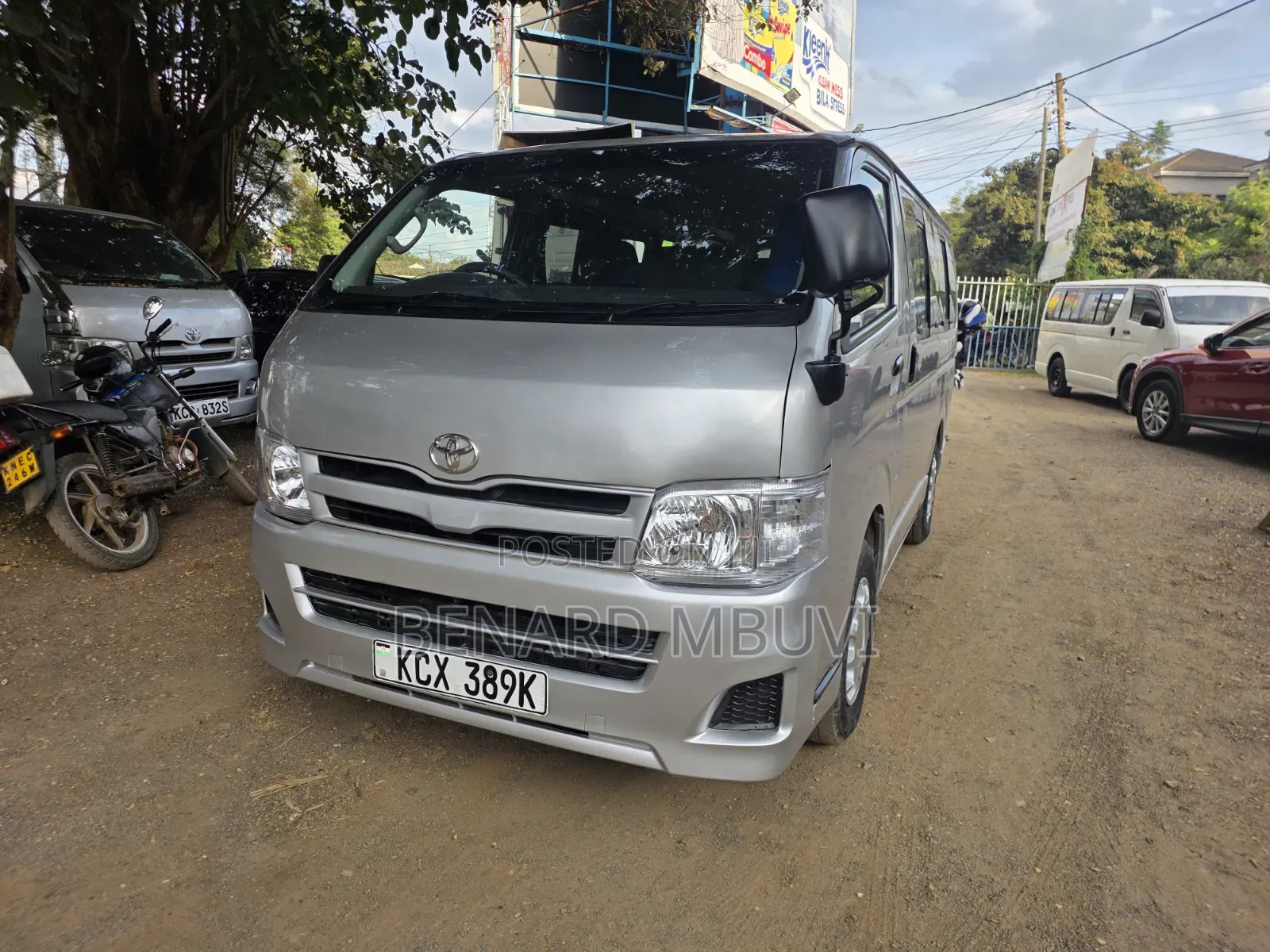 Toyota HiAce 2013 Silver