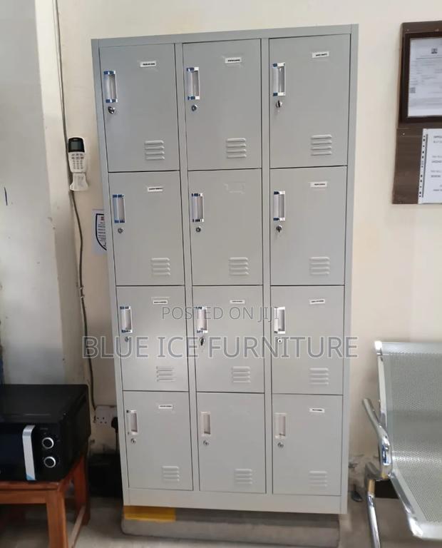 Executive 12locker Door Cabinet