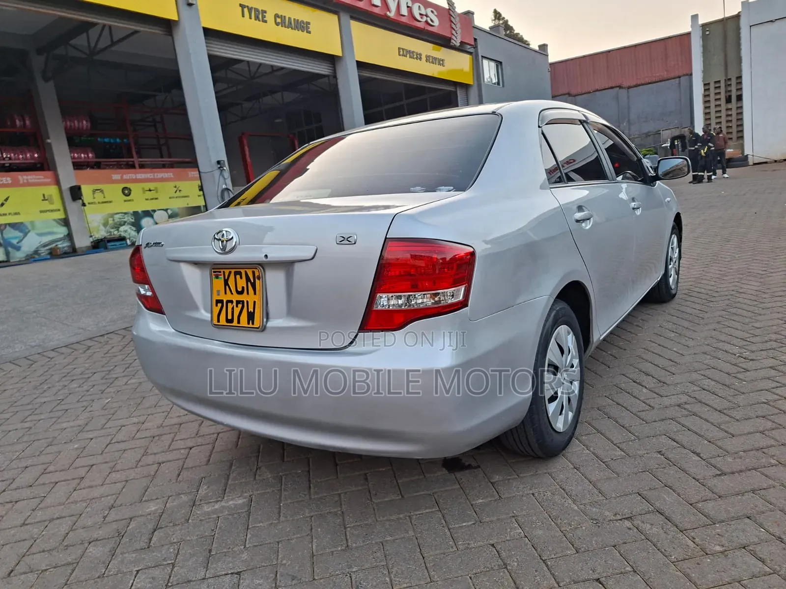 Toyota Axio 2011 Silver