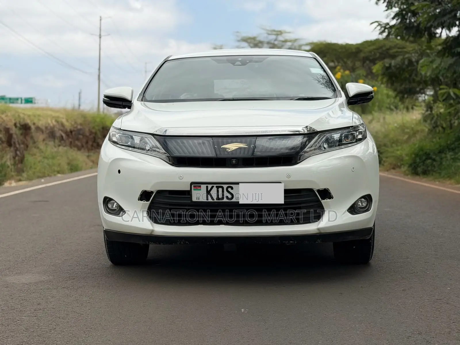 Toyota Harrier 2.0 2016 White