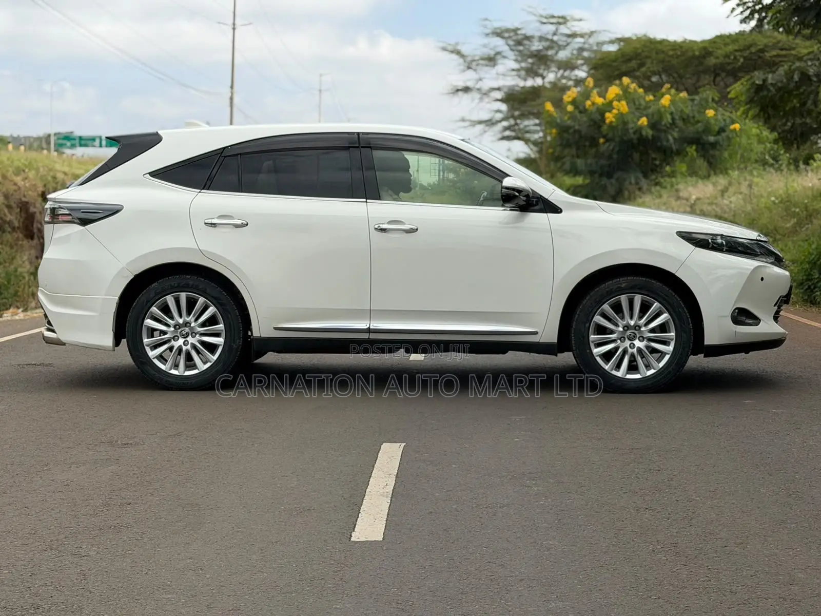 Toyota Harrier 2.0 2016 White
