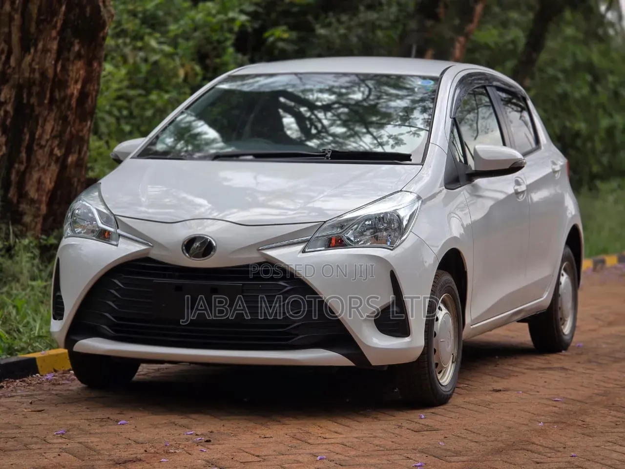 Toyota Vitz 2018 White