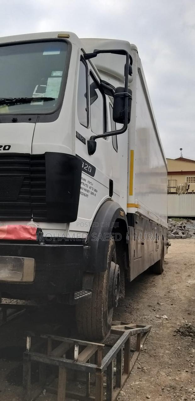 Mercedes Truck - thumbnail 2