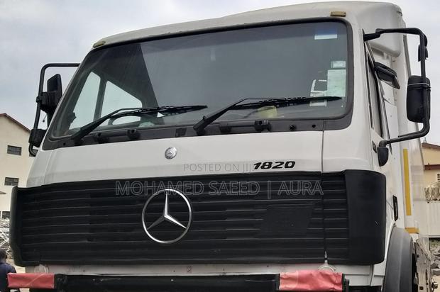 Mercedes Truck - thumbnail 4