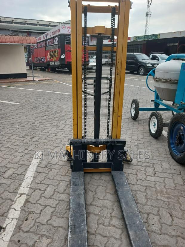 : 1.5 Ton Manual Hydraulic Stacker Forklif
